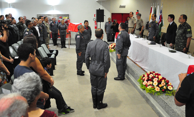 Portal de Notcias PJF | Prefeito participa de cerimnia de passagem de comando do Corpo de Bombeiro Militar | SG - 5/2/2016